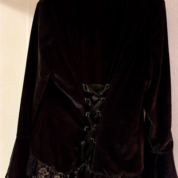 Scarlet Darkness Black Velvet Jacket with Corset Back and Lace Trim - Picture 2 of 2